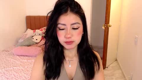 Snapshot of kathyrose_ chatting on 11.28.25 Kathy online show from 11.28.25