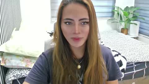 Snapshot of katiefrox_ chatting on 02.10.25 katiefrox online show from 02.10.25