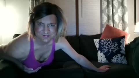 Snapshot of katieutopia chatting on 01.15.26 katieutopia online show from 01.15.26