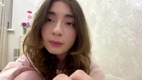 Snapshot of katinaflatau chatting on 07.01.26 Rosie online show from 07.01.26