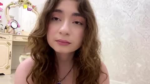 Snapshot of katinaflatau chatting on 07.11.26 Rosie online show from 07.11.26