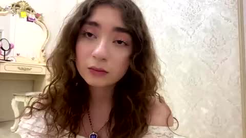 Snapshot of katinaflatau chatting on 07.12.26 Rosie online show from 07.12.26