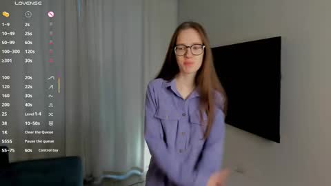 Snapshot of katinatonge chatting on 11.19.25 Scarlett online show from 11.19.25