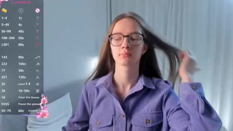 Snapshot of katinatonge chatting on 12.03.25 Scarlett online show from 12.03.25