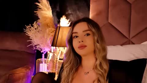 Snapshot of katjolie chatting on 10.07.25 KatJolie online show from 10.07.25