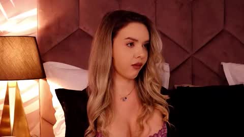 Snapshot of katjolie chatting on 10.16.25 KatJolie online show from 10.16.25