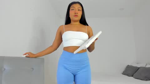 Follow me on instagram and twitter as correaktnees online show from 02.05.25