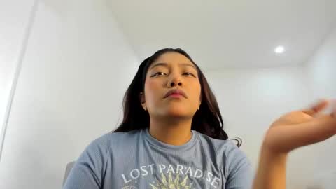 Follow me on instagram and twitter as correaktnees online show from 10.10.25