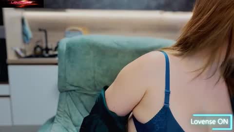 Snapshot of katniss_k chatting on 11.22.25 katniss_k online show from 11.22.25