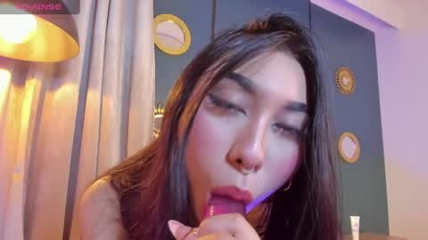 Snapshot of katnissa_ chatting on 05.27.26 katnissa_ online show from 05.27.26