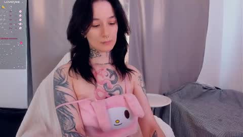 Snapshot of katrina_h0w chatting on 05.07.26 katrina_h0w online show from 05.07.26