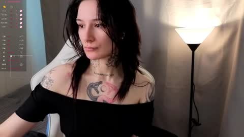 Snapshot of katrina_h0w chatting on 05.29.26 katrina_h0w online show from 05.29.26