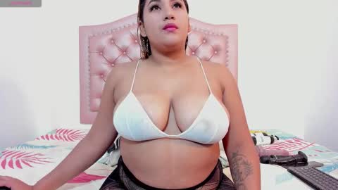 Snapshot of katryn_priietto chatting on 02.01.26 katryn online show from 02.01.26