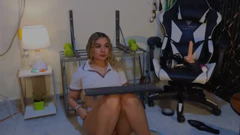 Snapshot of katt_bdsm chatting on 06.21.26 Katt online show from 06.21.26
