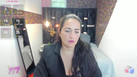 K A T T E  online show from 05.25.26