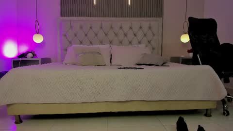 Snapshot of katty_cute19 chatting on 07.10.26 katty_cute19 online show from 07.10.26