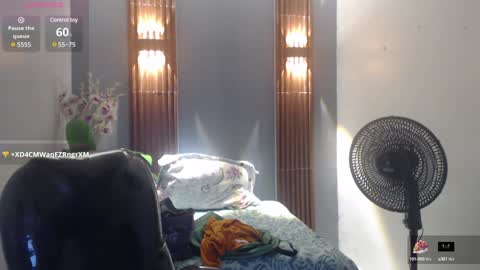 Snapshot of katty_findom_ chatting on 02.08.25 katty online show from 02.08.25