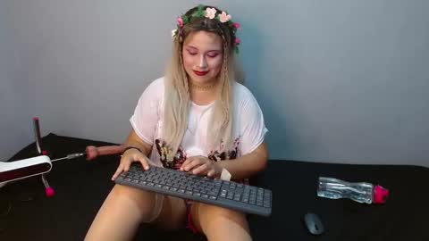 Katty Loveless online show from 10.12.25