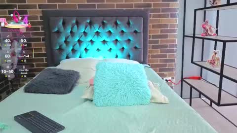 Snapshot of kattypaez chatting on 11.25.25 kattypaez online show from 11.25.25