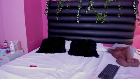 katy_contreras online show from 01.18.25