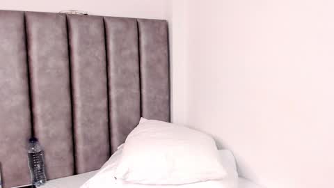 Snapshot of katy_thompson_ chatting on 01.15.25 Katherin online show from 01.15.25