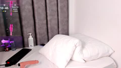 Snapshot of katy_thompson_ chatting on 01.21.25 Katherin online show from 01.21.25