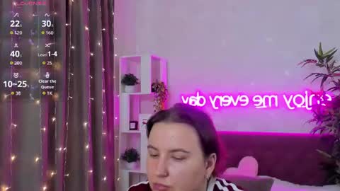 Snapshot of katyaneilson chatting on 07.19.26 Kate online show from 07.19.26