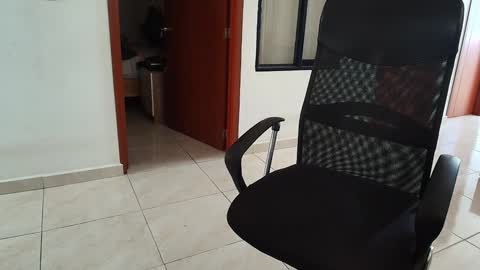 Snapshot of kaurilop chatting on 01.06.25 Kauri Lop online show from 01.06.25