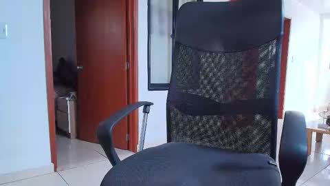 Snapshot of kaurilop chatting on 11.29.25 Kauri Lop online show from 11.29.25