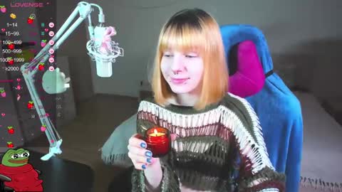 Snapshot of kawaii_power_uwu chatting on 01.24.25 Kira-chan online show from 01.24.25