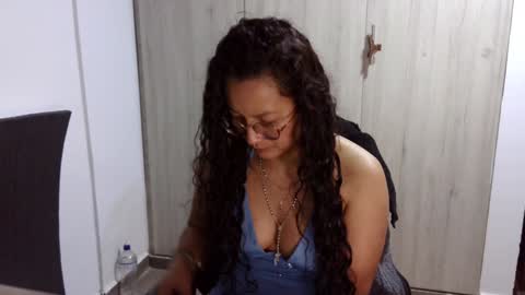  Khawit  online show from 12.29.24