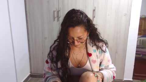  Khawit  online show from 01.24.25