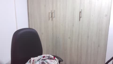  Khawit  online show from 02.06.25