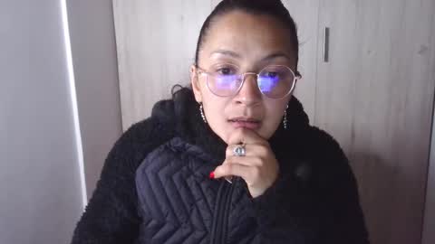  Khawit  online show from 02.14.25