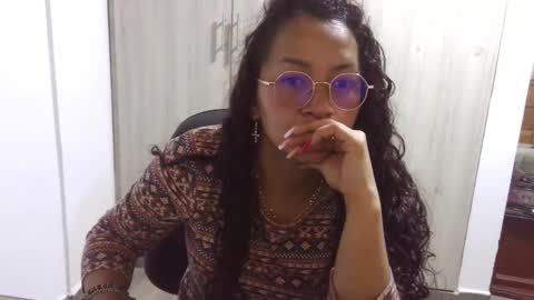  Khawit  online show from 02.21.25