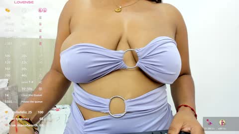 Snapshot of kaya_taraji chatting on 01.28.25 online show from 01.28.25