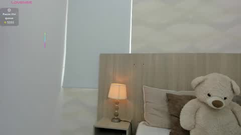 Snapshot of kaya_taraji chatting on 10.24.25 online show from 10.24.25