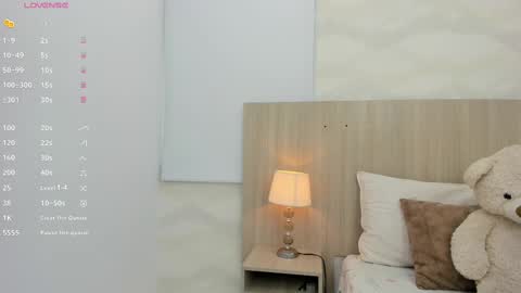 Snapshot of kaya_taraji chatting on 10.29.25 online show from 10.29.25