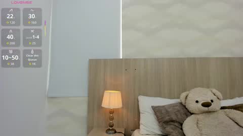 Snapshot of kaya_taraji chatting on 11.14.25 online show from 11.14.25