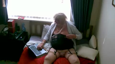 kayeisacd2 online show from 10.10.25