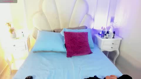 kaylachannell online show from 12.13.25