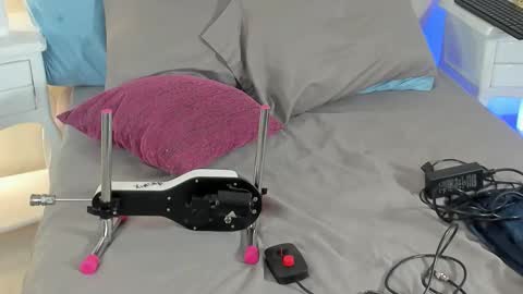 kaylachannell online show from 02.04.26