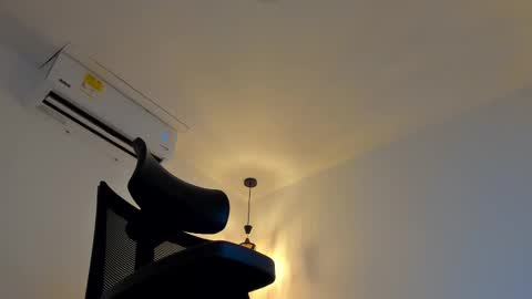      K A Y L A      online show from 09.19.25