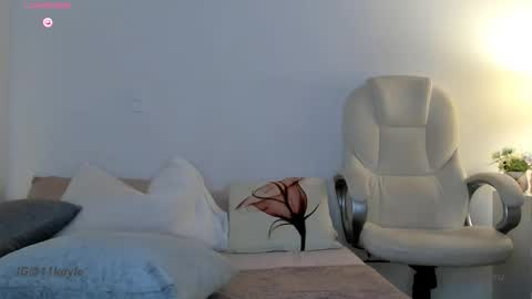 Snapshot of kayle__11 chatting on 10.30.25 INSTAGRAM AND TW 11kayle online show from 10.30.25