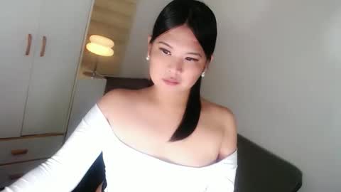 Snapshot of kayleepinay chatting on 05.22.26 Y O U R F U T U R E K A Y L E E online show from 05.22.26