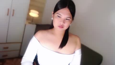Snapshot of kayleepinay chatting on 05.24.26 Y O U R F U T U R E K A Y L E E online show from 05.24.26