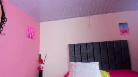 Snapshot of kayllaevans_ chatting on 01.08.25 Kay online show from 01.08.25