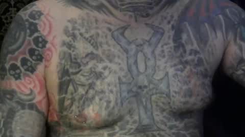 Snapshot of keeeeeeeeeeeeef chatting on 01.04.25 keeeeeeeeeeeeef online show from 01.04.25