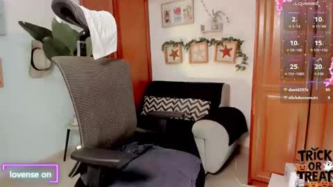 Natalia online show from 10.25.25