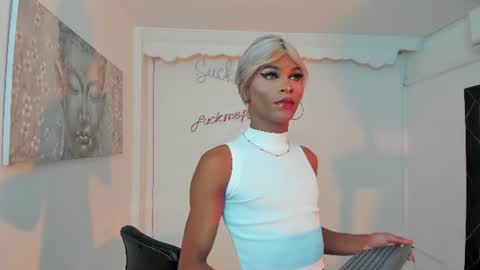 Snapshot of keila_mendoza chatting on 06.28.26 Keila online show from 06.28.26